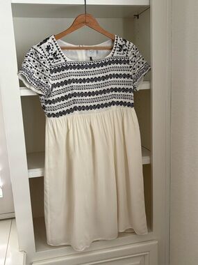HD in Paris Anthropologie Cream Black Embroidered Babydoll Tunic lined
Dress S